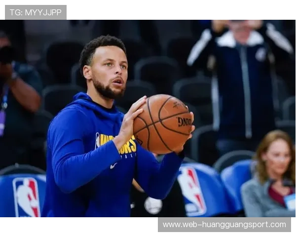 斯蒂芬·卡斯尔无球跑位拉开空间，较库里更倚重掩护