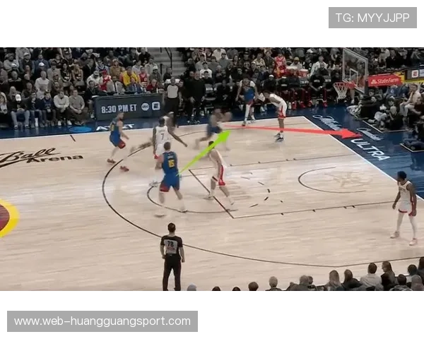 戴维斯挡拆制造错位，面对约基奇篮下效率回升